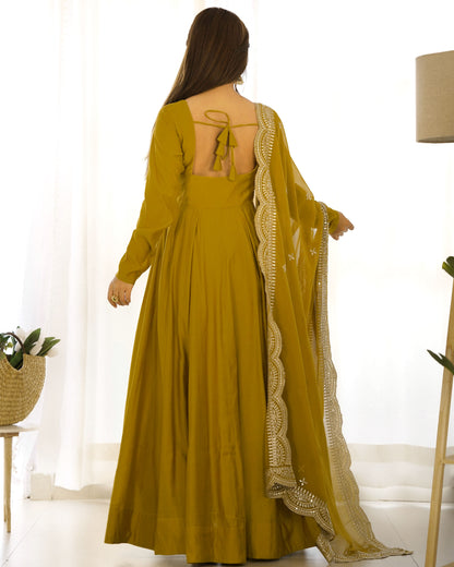 Royal Flair Anarkali Set in Premium Romansilk Chanderi