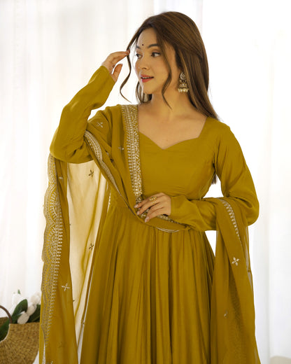 Royal Flair Anarkali Set in Premium Romansilk Chanderi